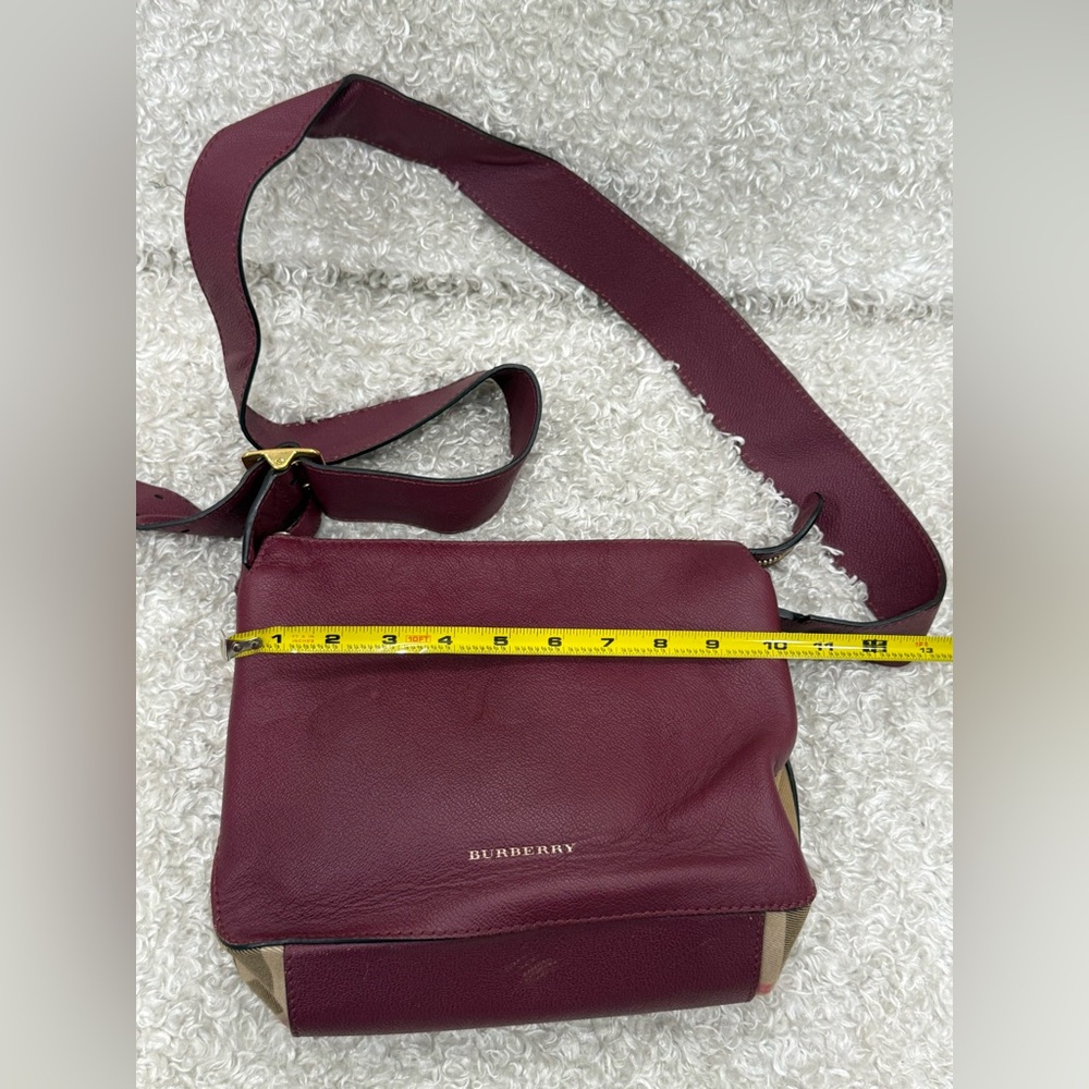 BURBERRY Helmsley Burgundy Leather House Check Adjustable Crossbody Bag - Picture 9 of 16